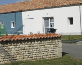 Lot 50 dépliants maison de vie Logis de Pahu – Longèves – Réf. 85-046